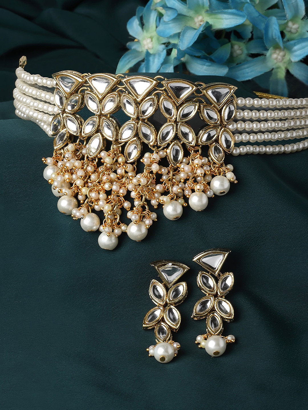 Women Gold-Plated Kundan & Glossy Pearls Beaded Multi-Strand Jewellery Set