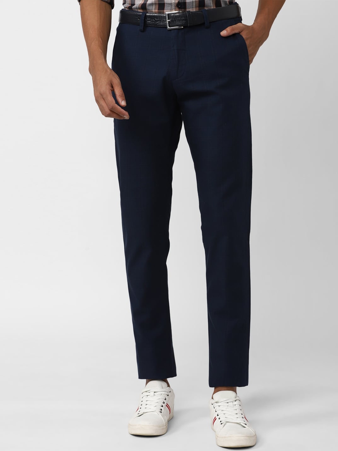 Buy Van Heusen Sport Men Slim Fit Mid Raise Plain Flat Front Chinos ...