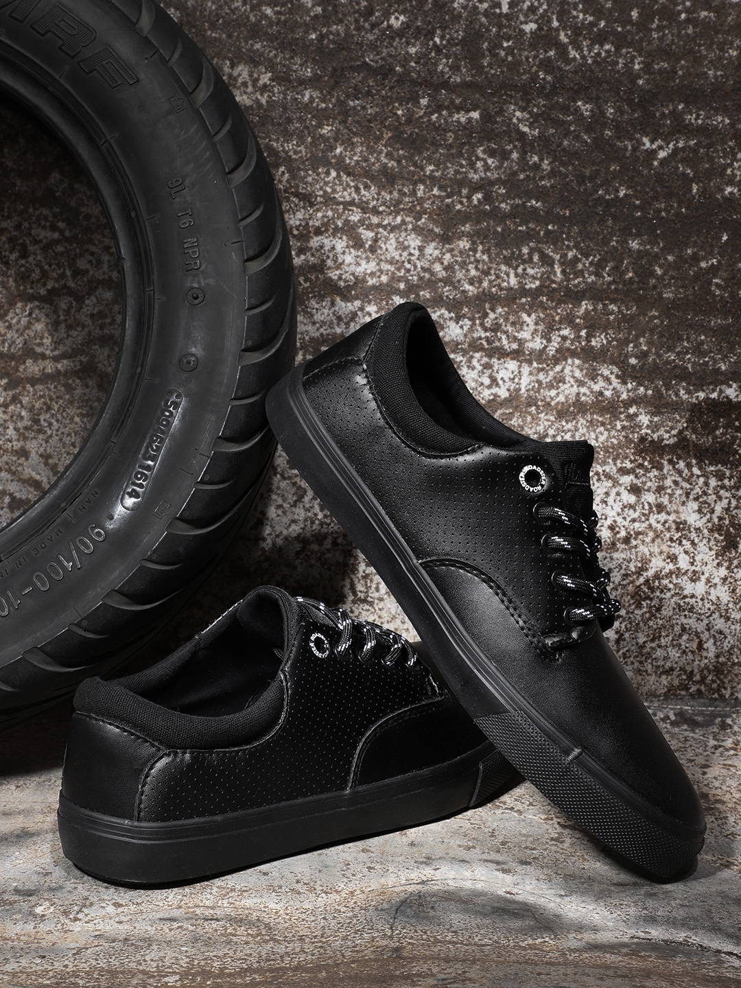 roadster black canvas shoes