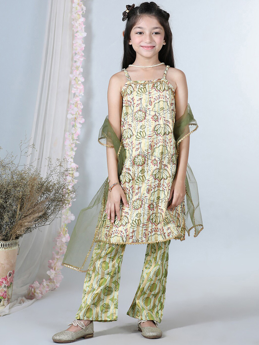 Girls Yellow & Pink Solid Kurta With Palazzos & Dupatta