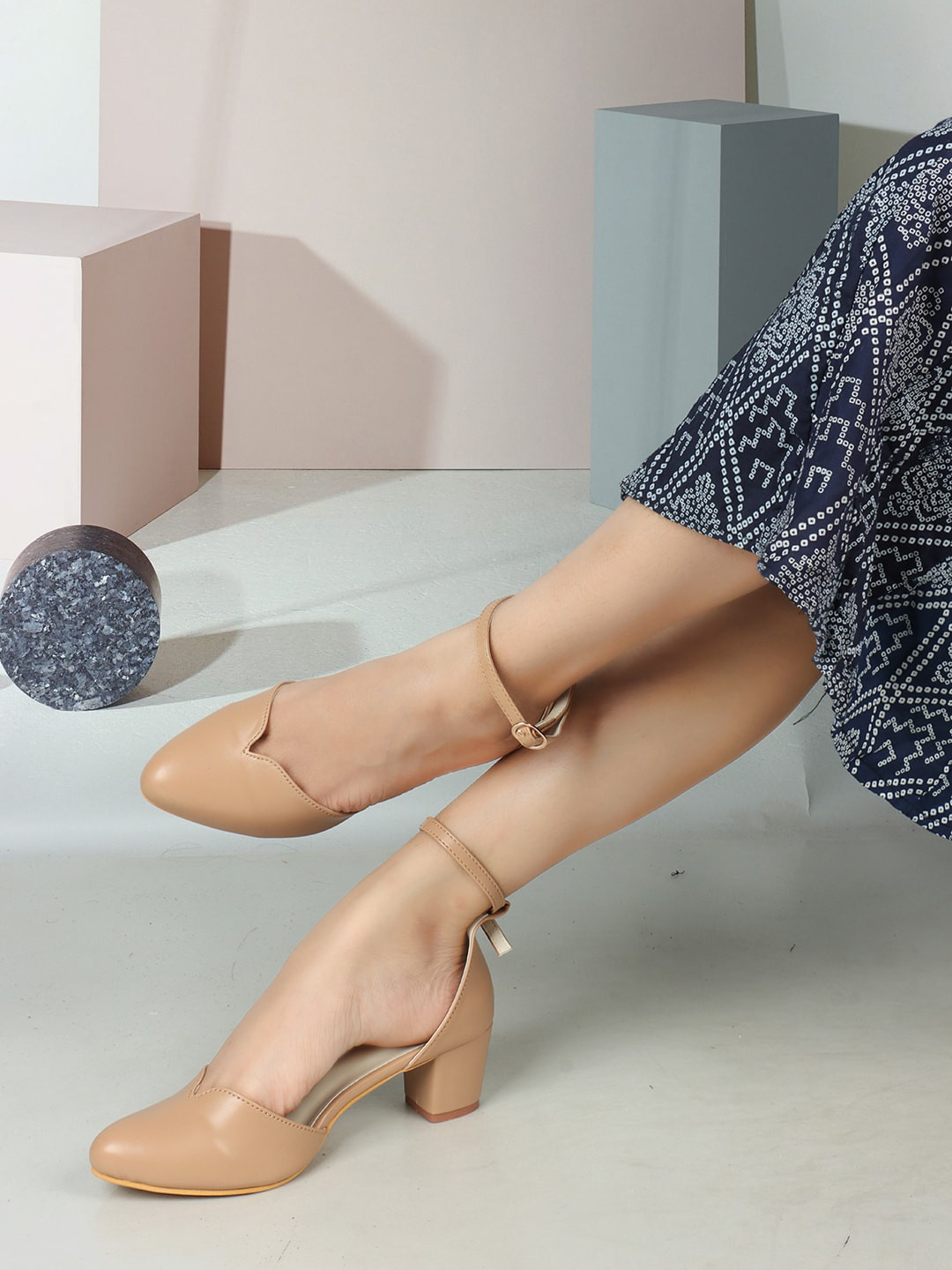 Round Toe Block Heels Pumps