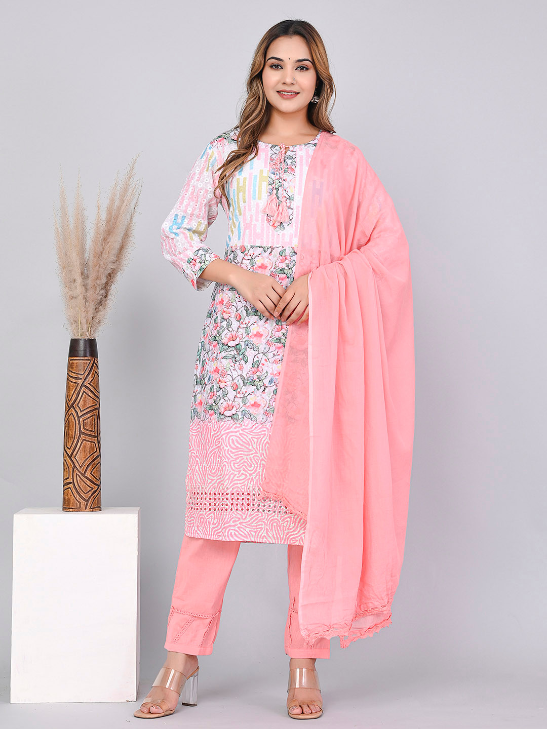 Women Cotton Black Floral Print Kurta With Comfort Pant