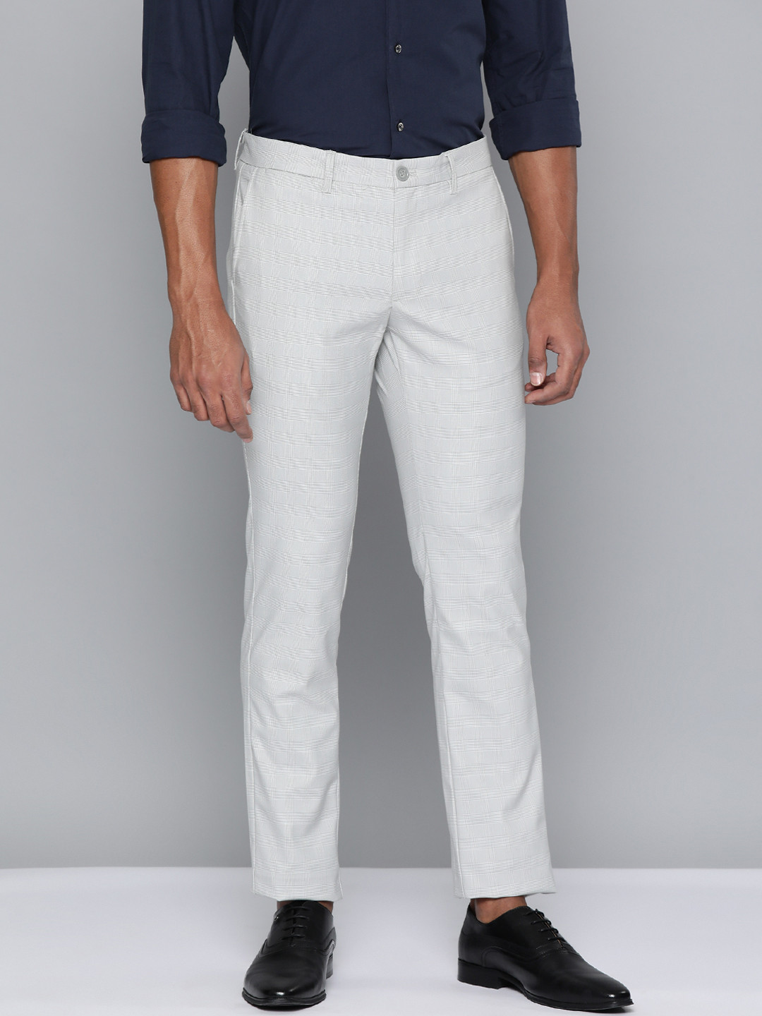 Buy Indian Terrain Men Checked Brooklyn Slim Fit Smart Casual Trousers ...