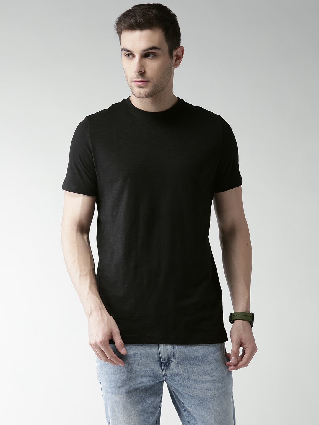 Buy FOREVER 21 Men Black Solid Round Neck Pure Cotton T Shirt - Tshirts ...