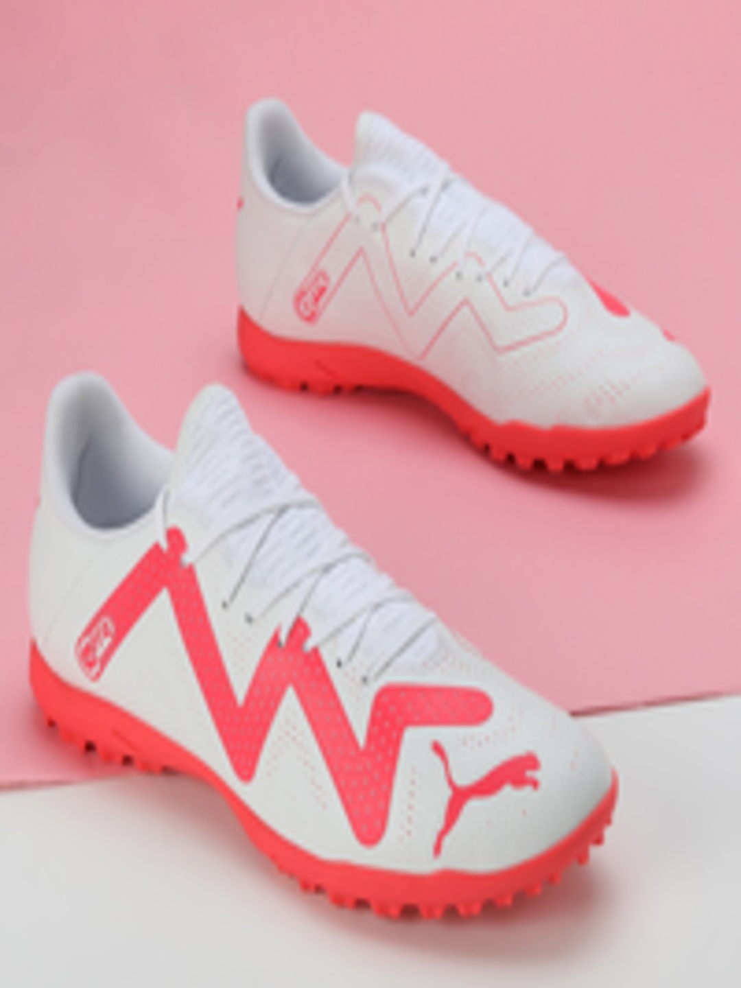 Buy Puma Men FUTURE PLAY TT Football Shoes - Sports Shoes for Men ...