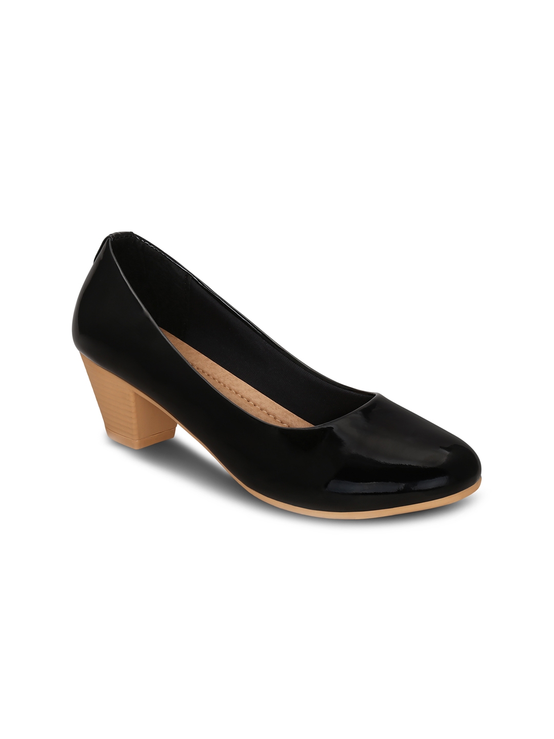 black pumps myntra