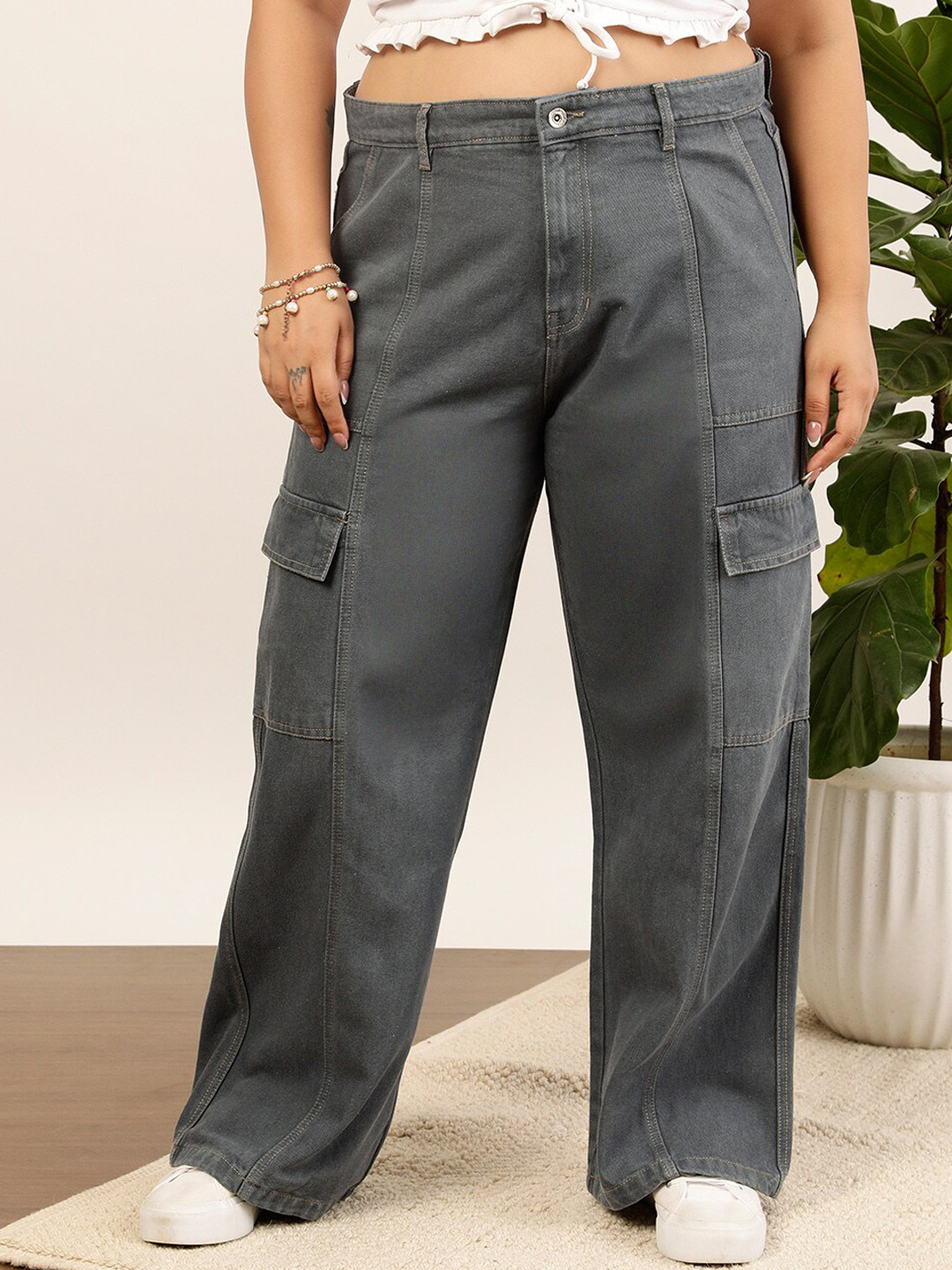 Street floor-length jeans
 for women