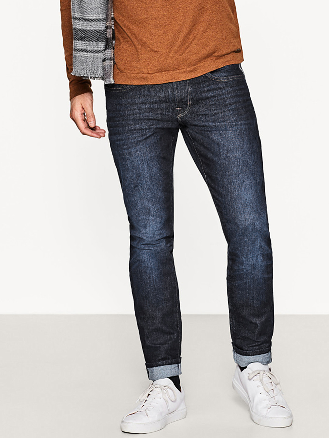 slim fit stretchable jeans