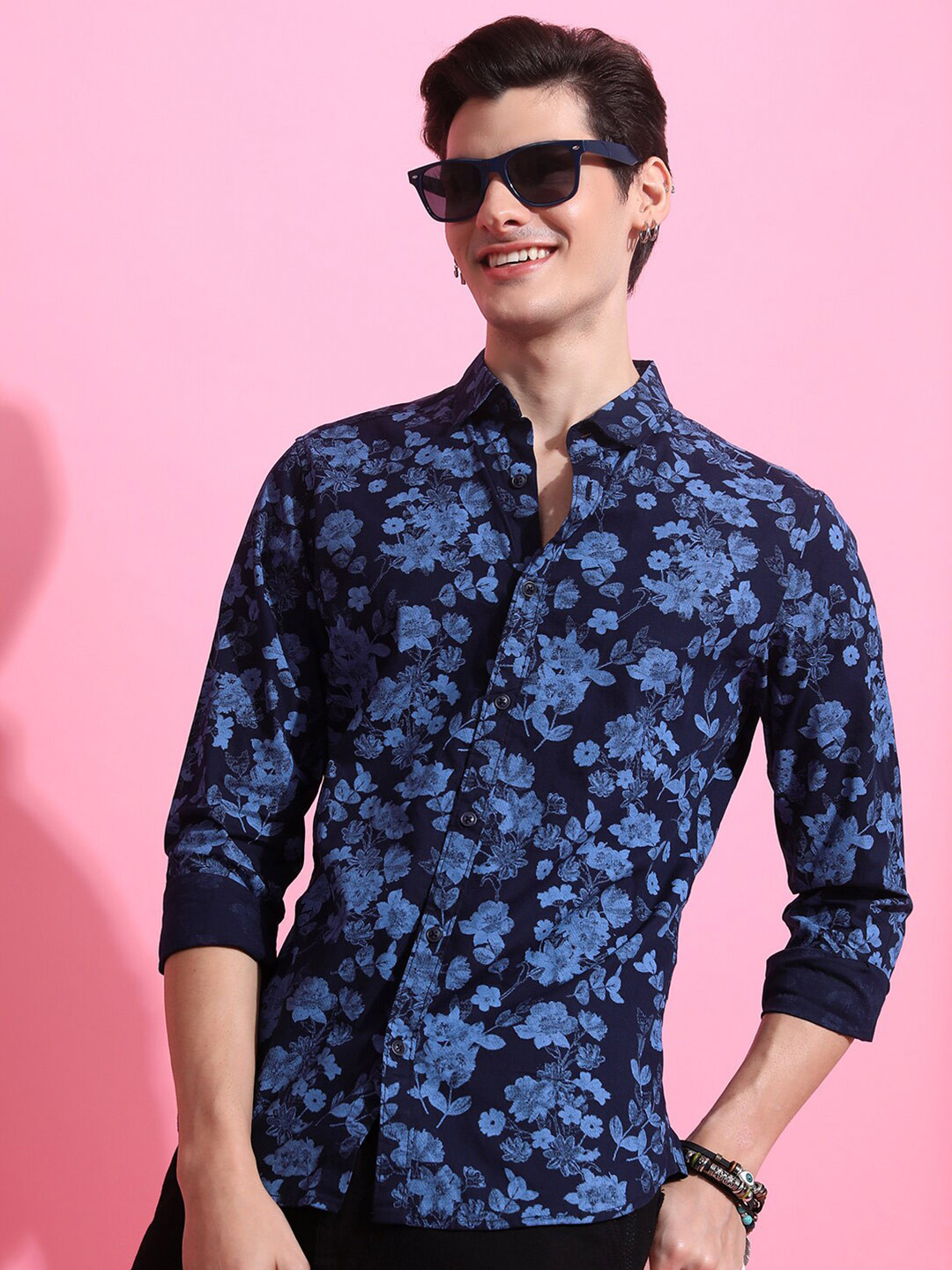Buy HIGHLANDER Navy Blue & Black Slim Fit Floral Printed Cotton Casual