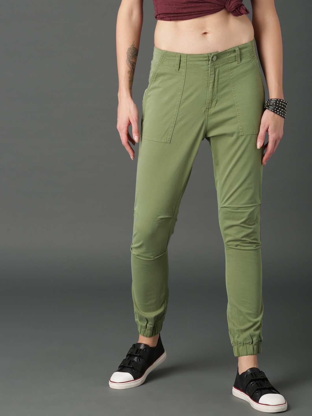 joggers olive green