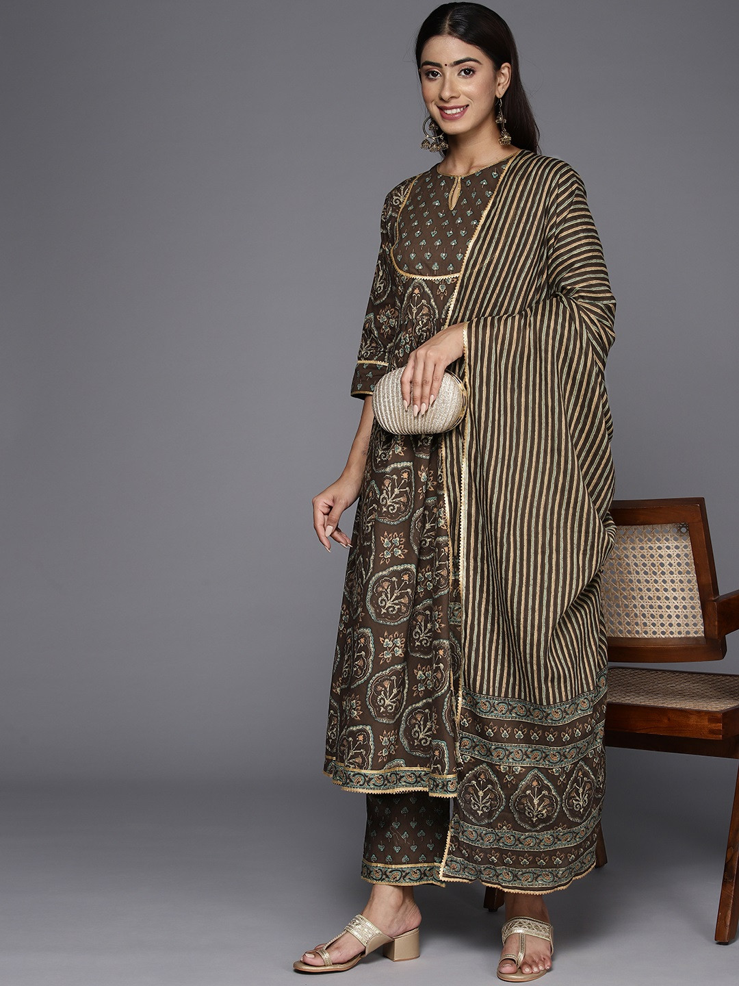 Women's Cream Printed Gotta Patti Kurti Sets with Dupatta