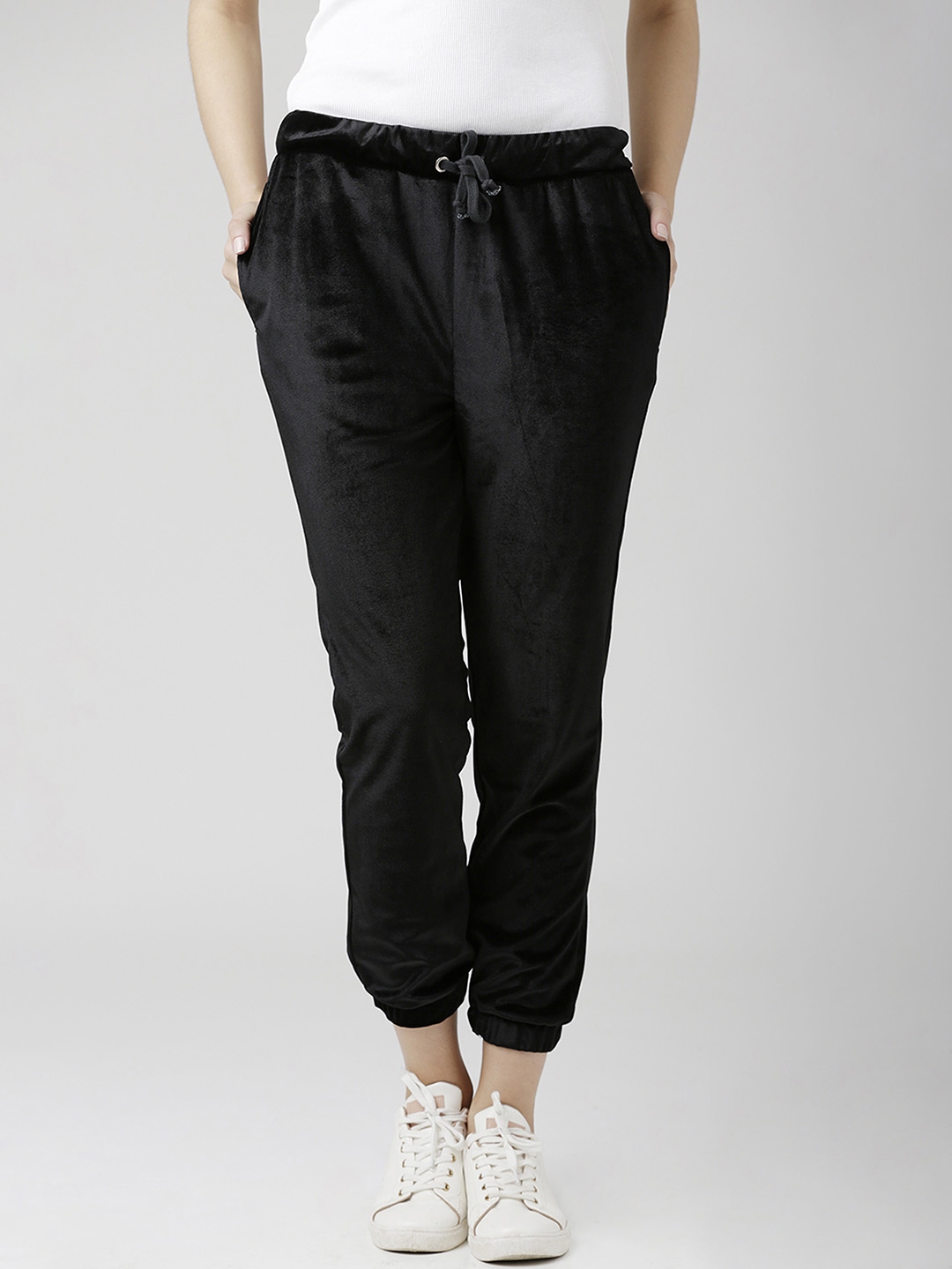 jogger pants myntra