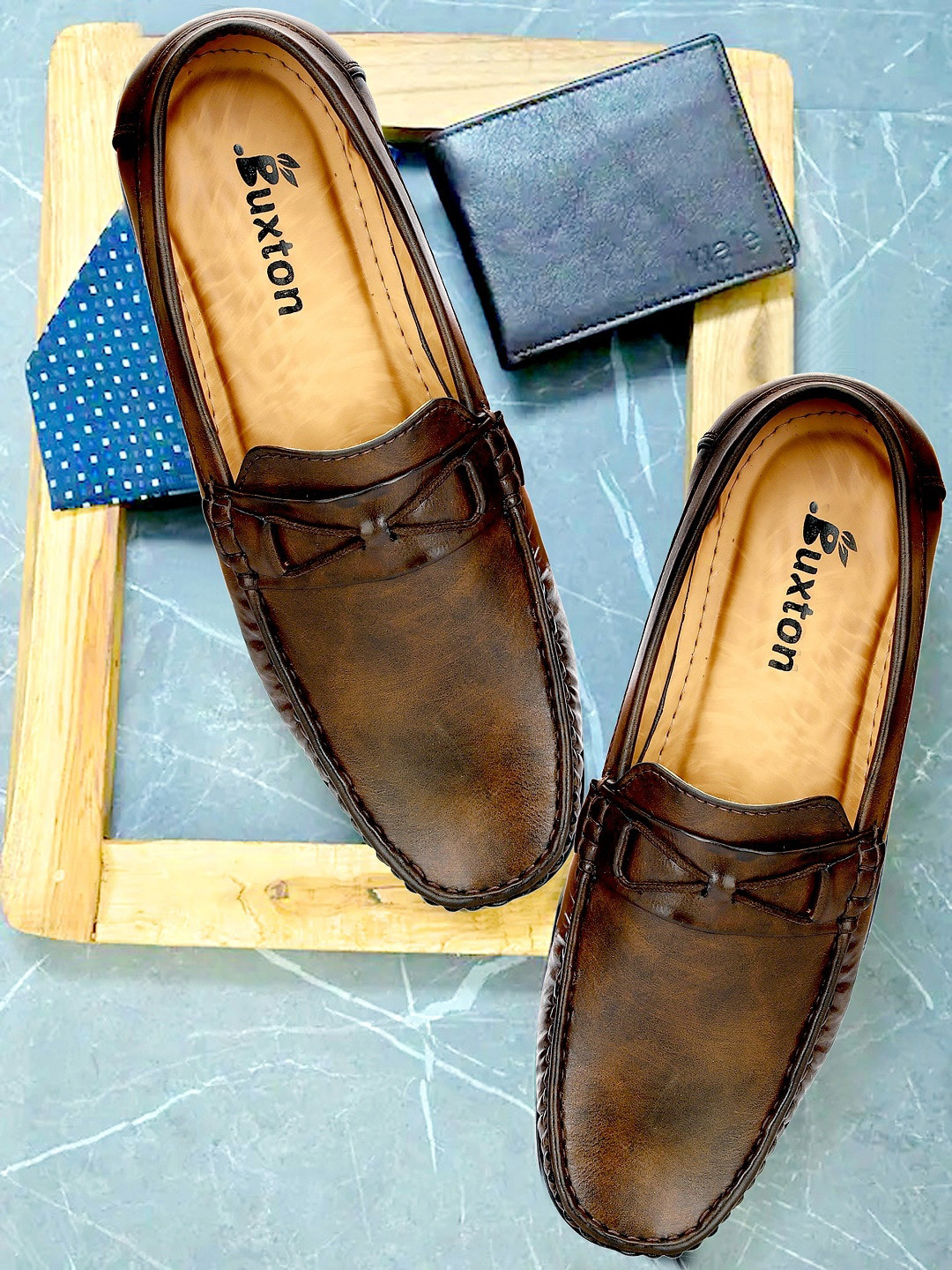 buxton walking shoes