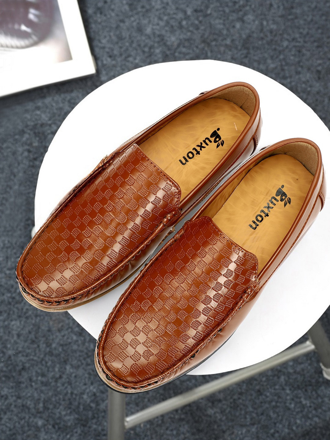 buxton walking shoes