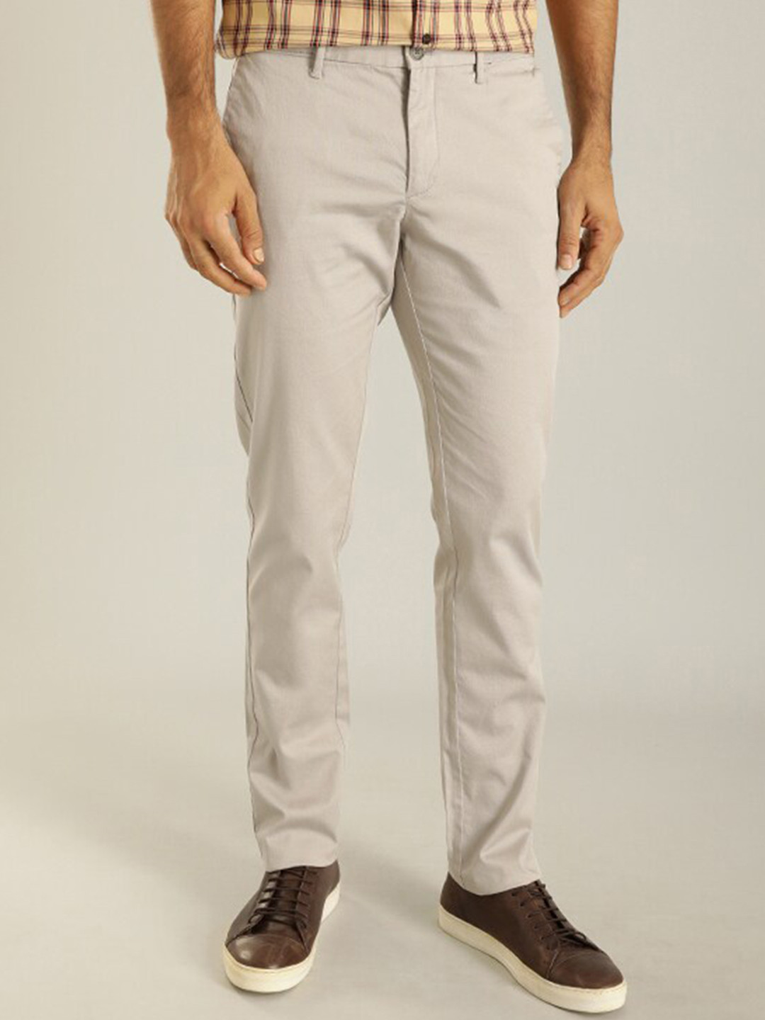 Buy Indian Terrain Men Brooklyn Slim Fit Chinos - Trousers for Men ...