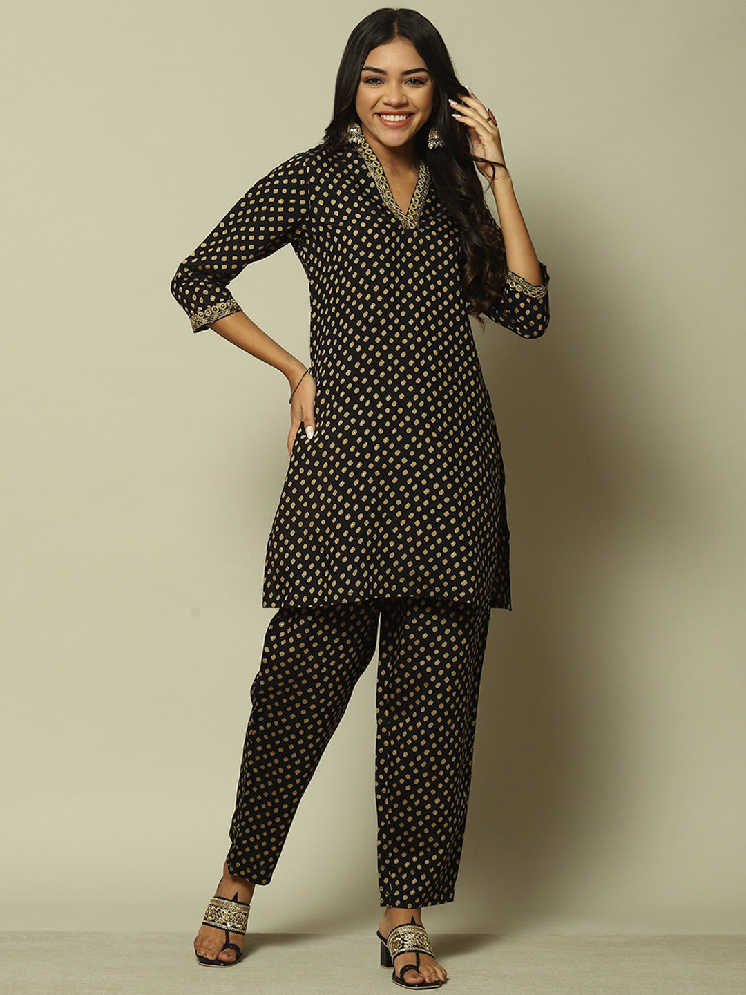 Women Geometric Printed Kurta with Palazzos main image 1