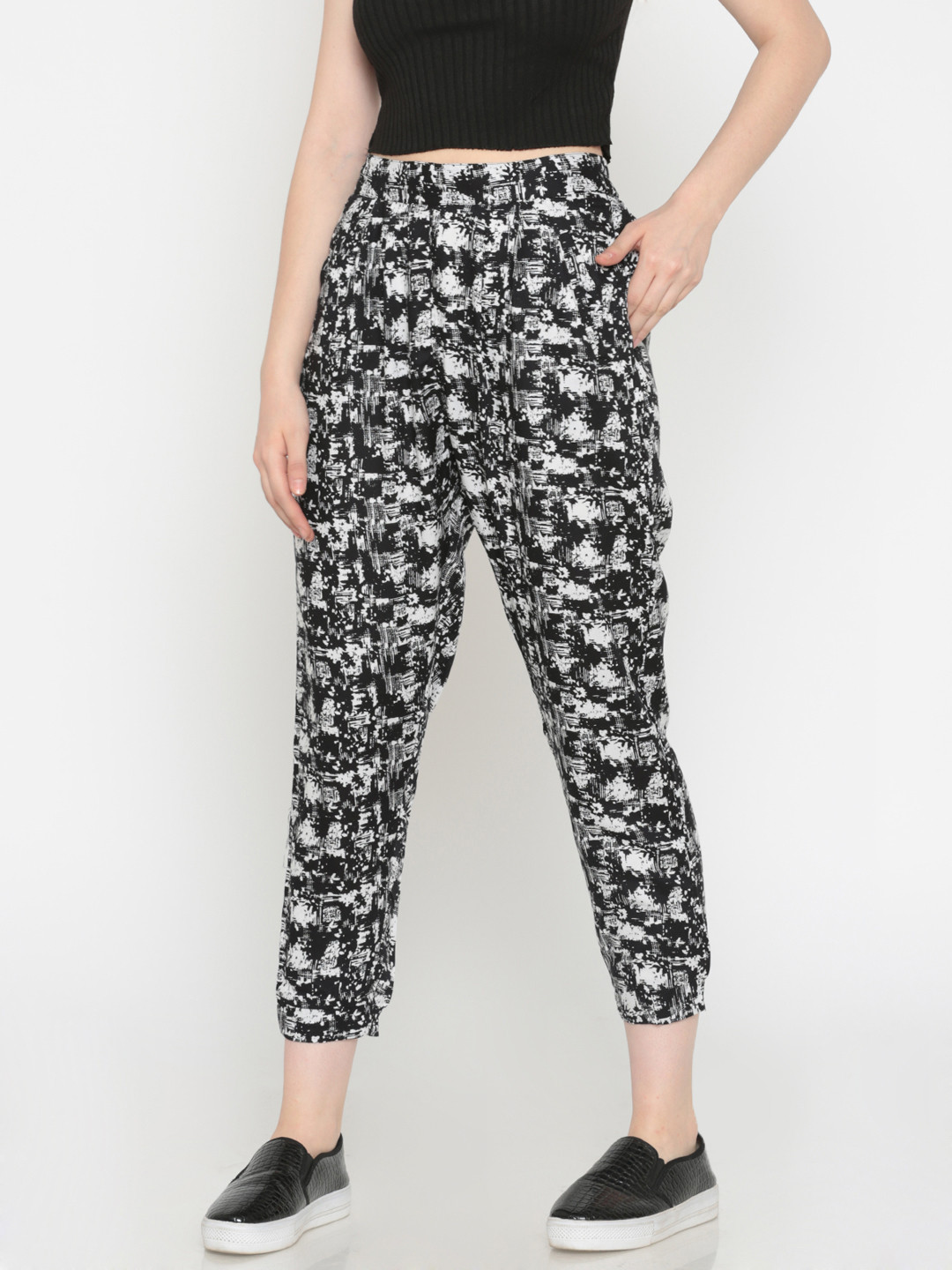 Buy People Women Black & White Regular Fit Printed Joggers - Trousers