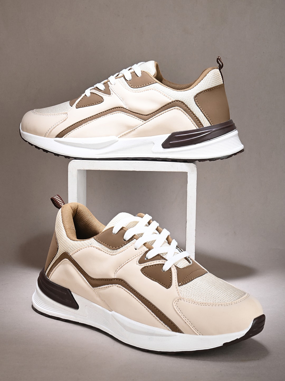 Buy The Roadster Lifestyle Co. Men Cream Coloured Textured Comfort ...