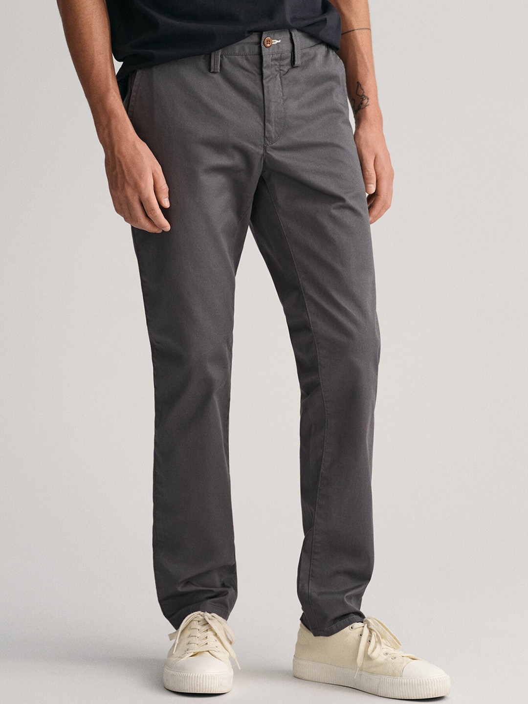 Gant Men Grey Slim Fit Solid Trouser