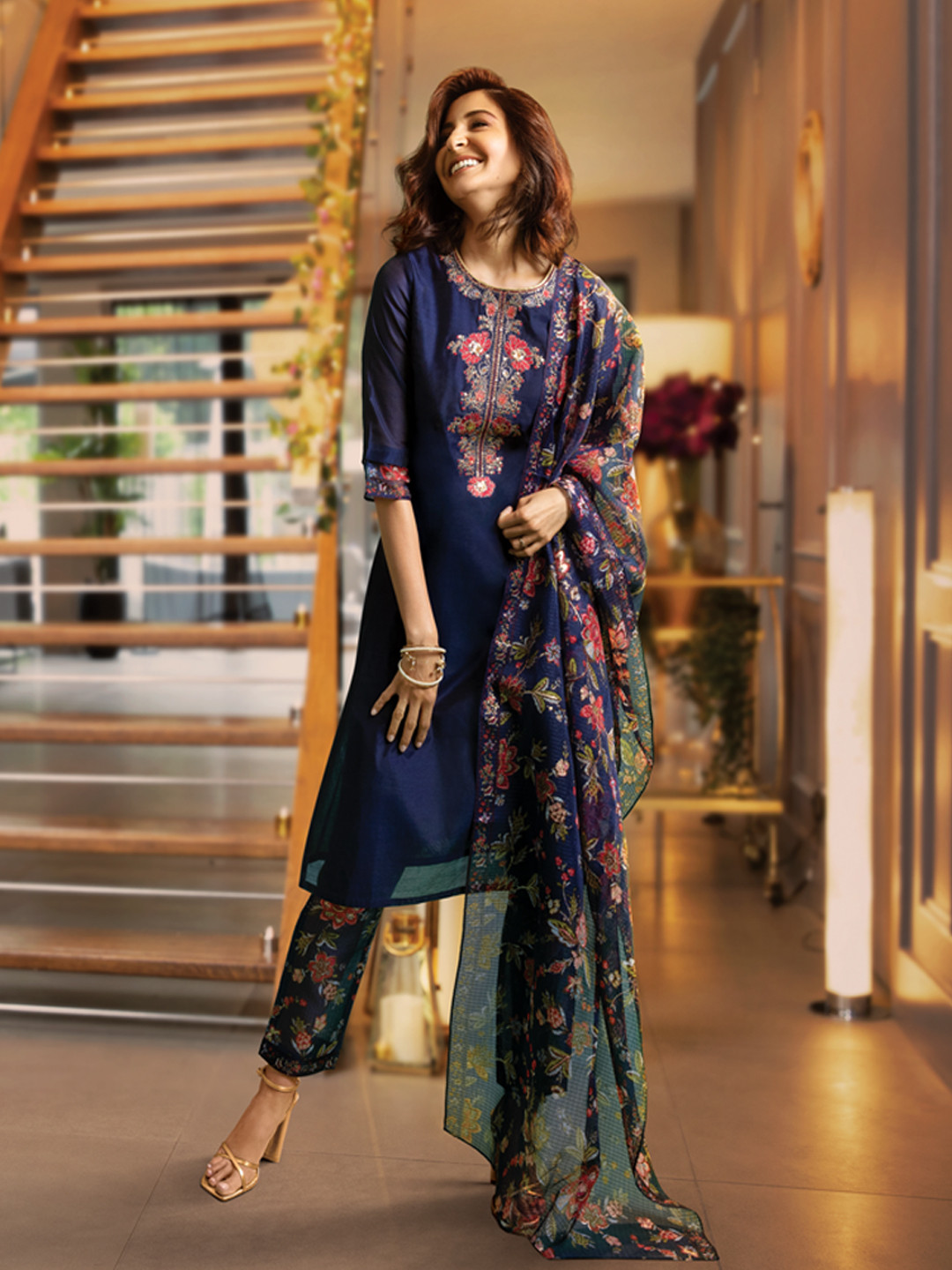 Women Floral Embroidered Regular Sequinned Kurta with Trousers & Dupatta