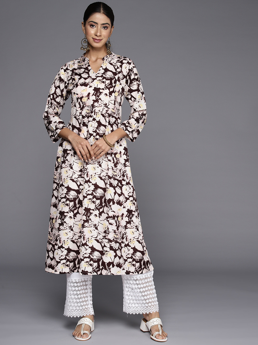 Buy Varanga Floral Printed Mandarin Collar Crepe Kurta Kurtas for