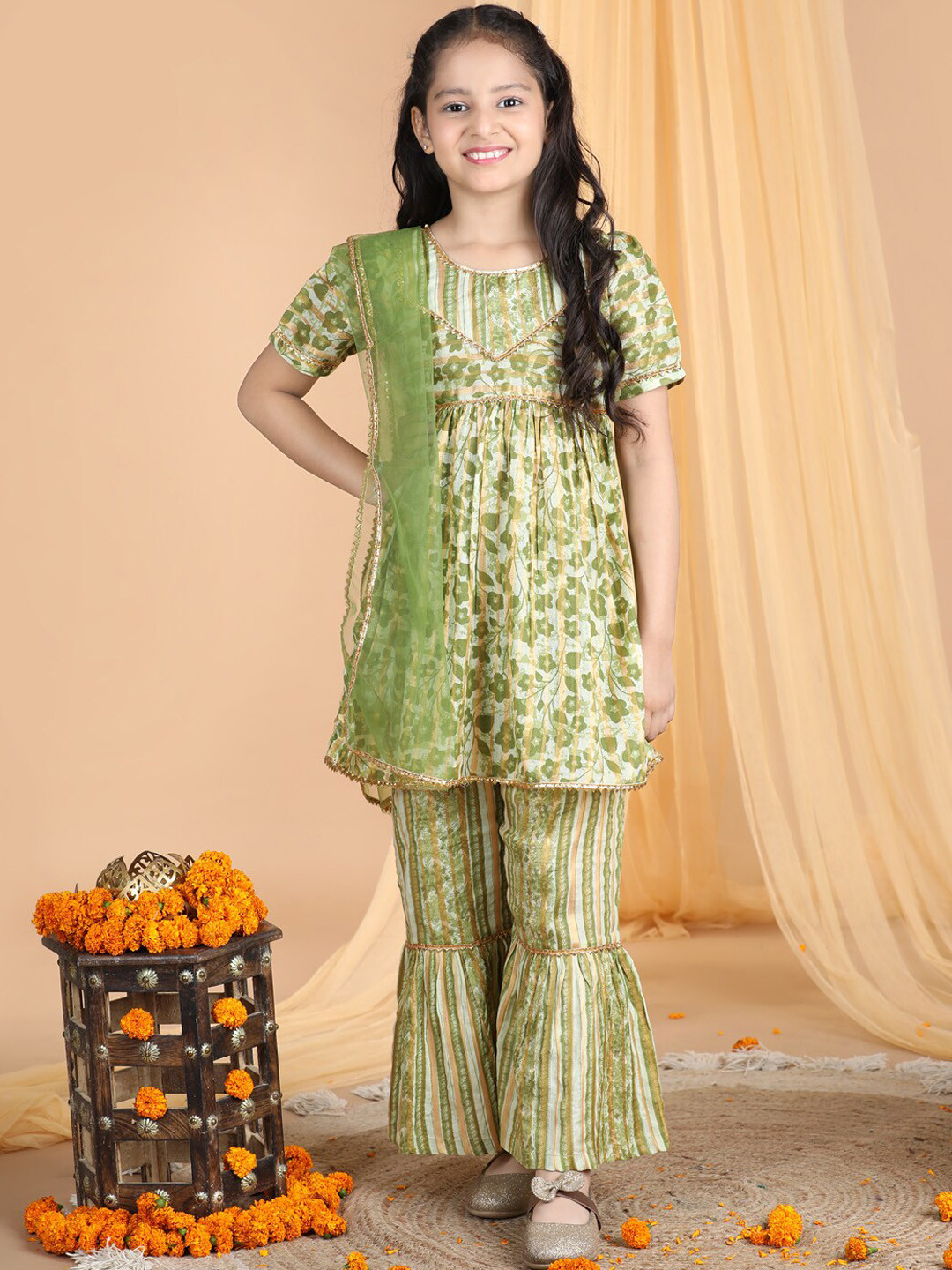 Girl Gotapatti Kurta Set- Sap Green