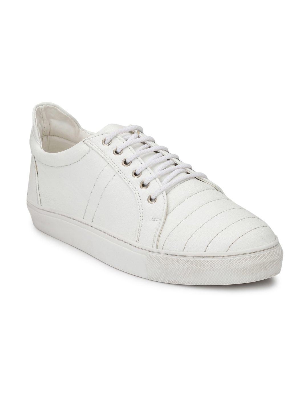 Buy Guava Men White Sneakers - Casual Shoes for Men 2496061 | Myntra