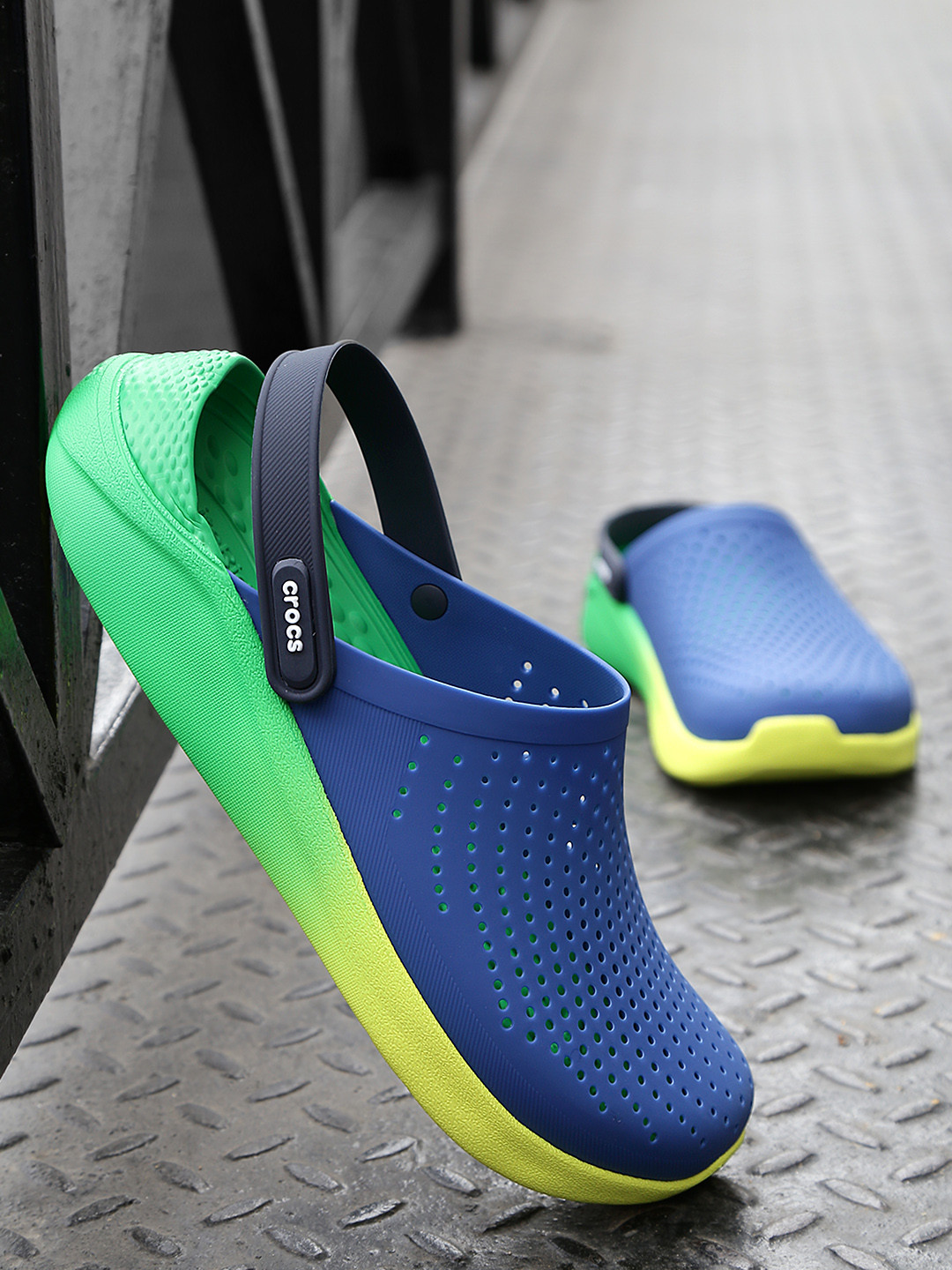 Buy Crocs Literide Men Blue Solid Clogs - Flip Flops for Men 2497735 | Myntra