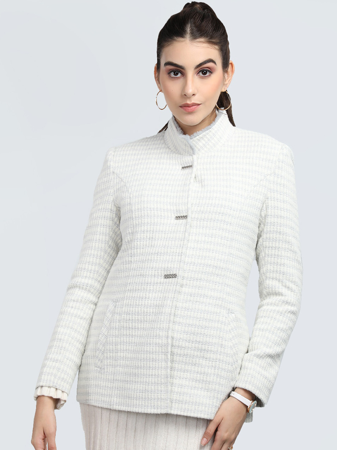 Elegant Textured Overcoat With White Bow Detail - Ivoire
