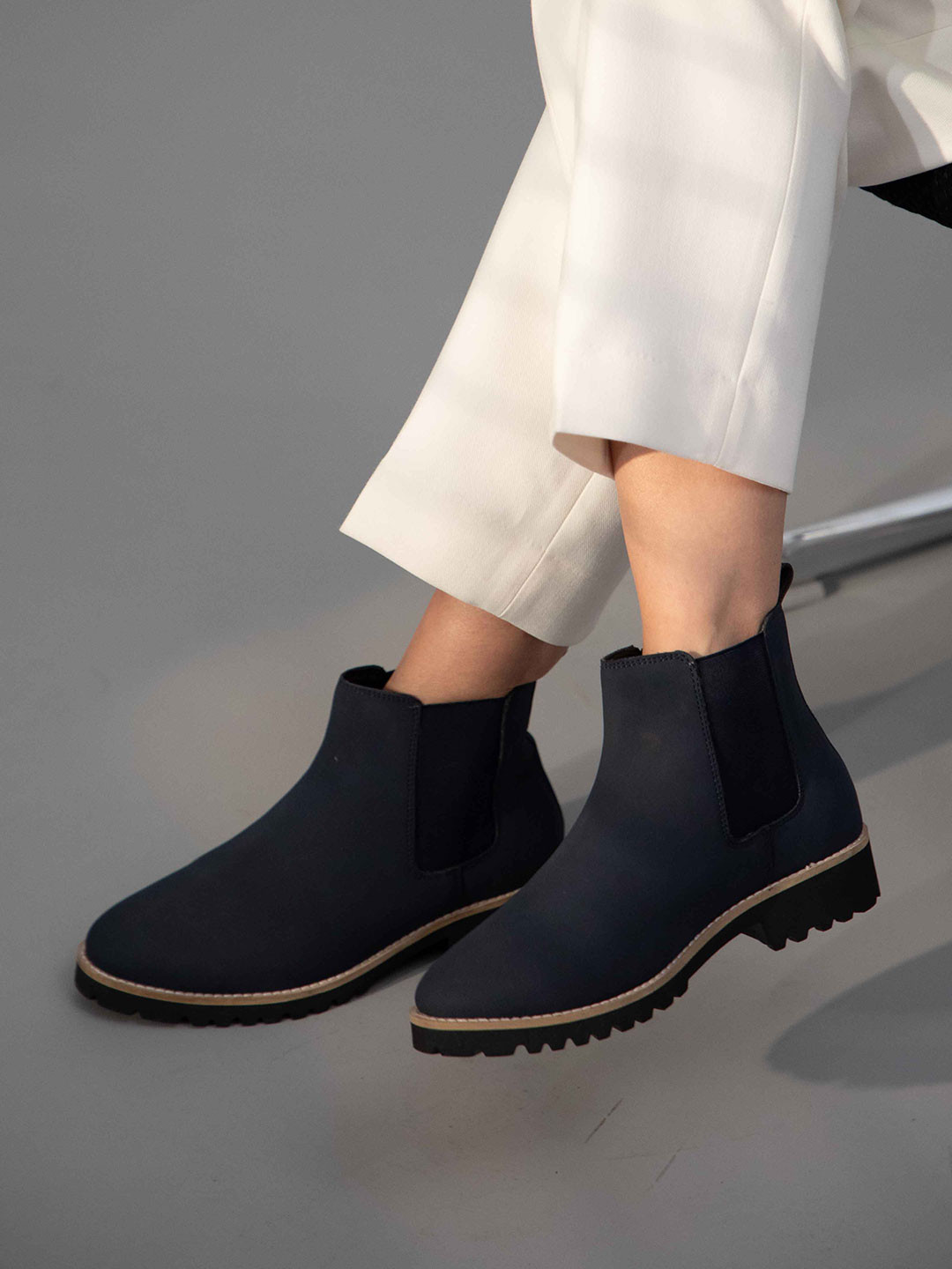 mid heel chelsea boots