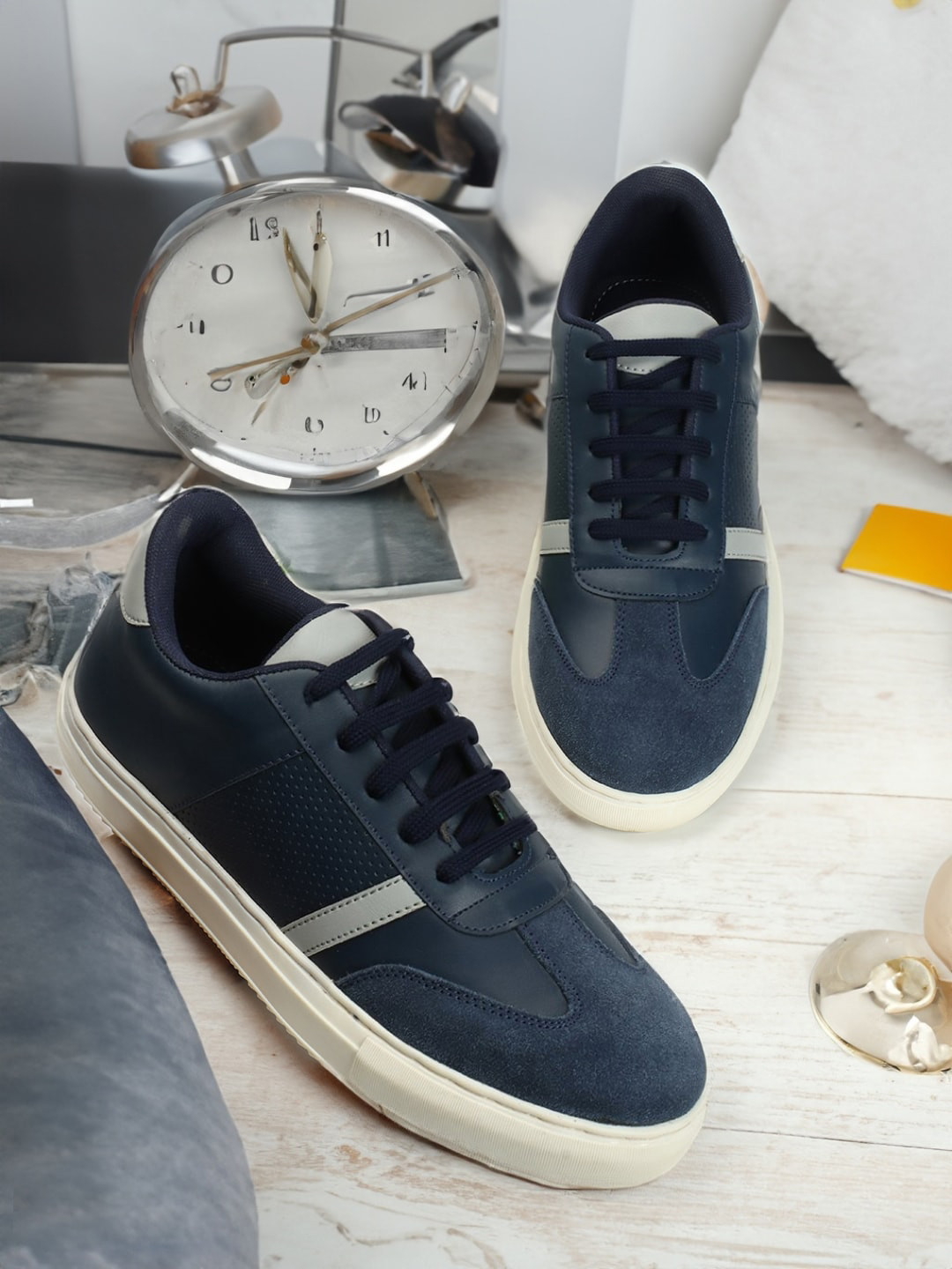 carlton london sports shoes