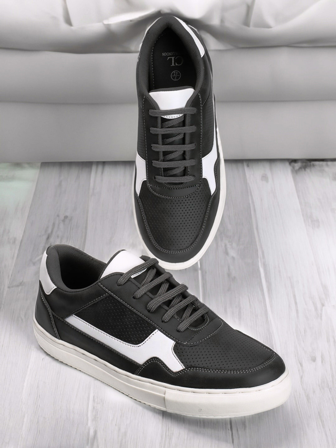 carlton london sports shoes