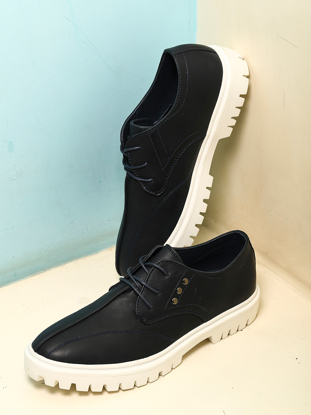 Manto Runner Sneaker In Navy Blue Leather 6313758 main image 0