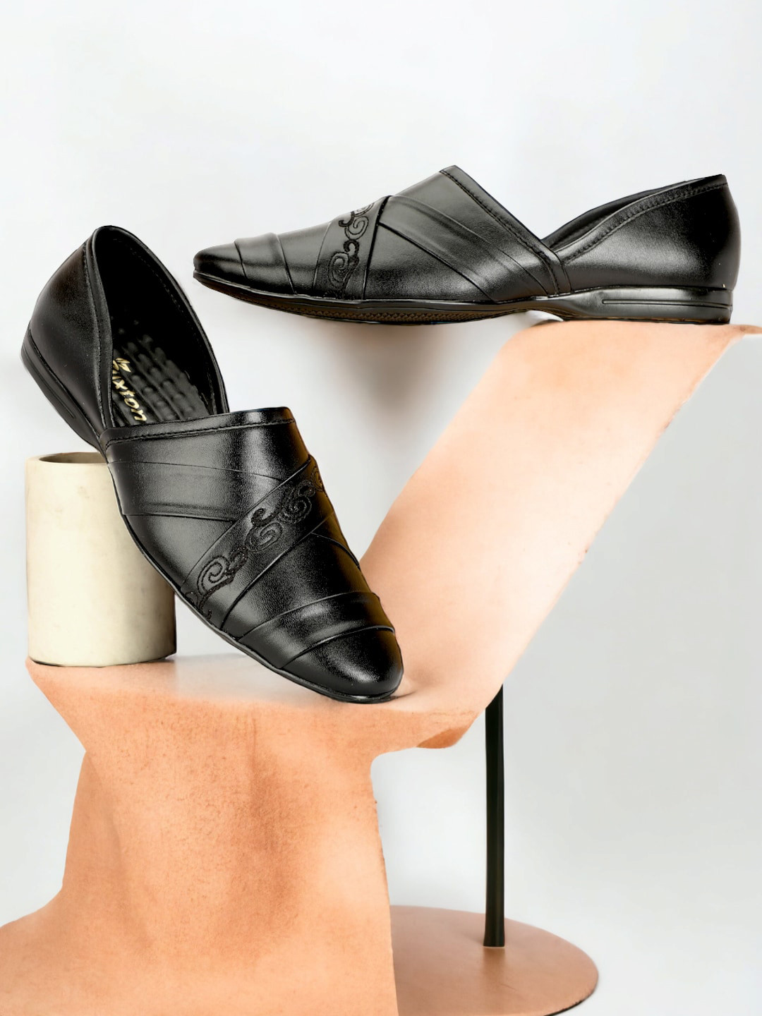 buxton walking shoes