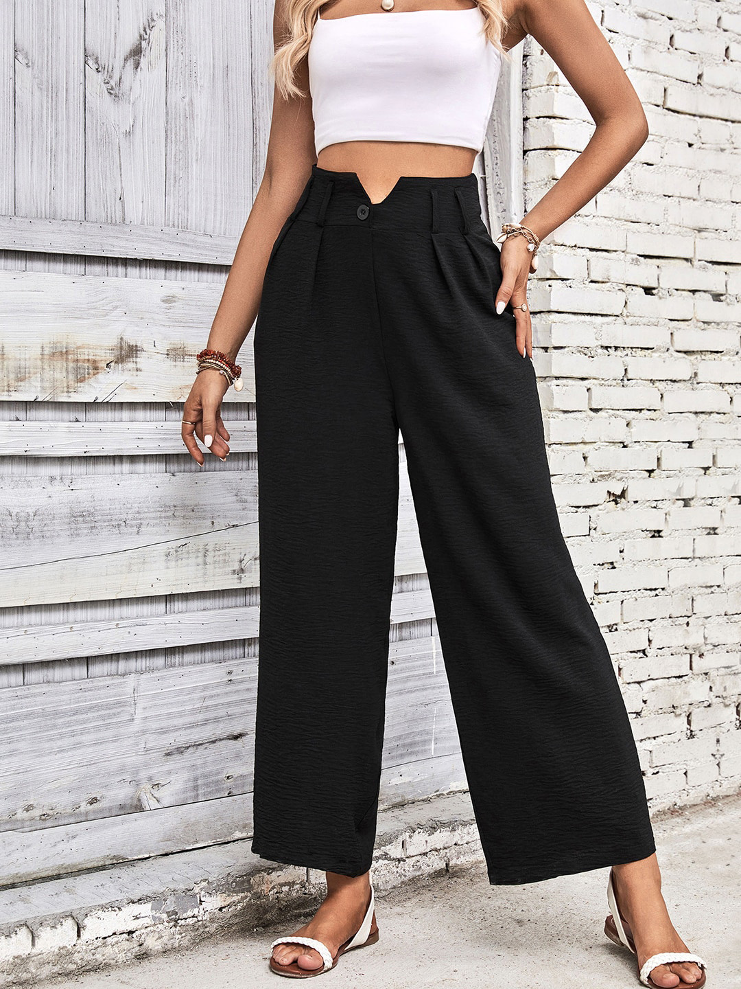 Women Black & Orange Printed Cropped Straight Palazzos
