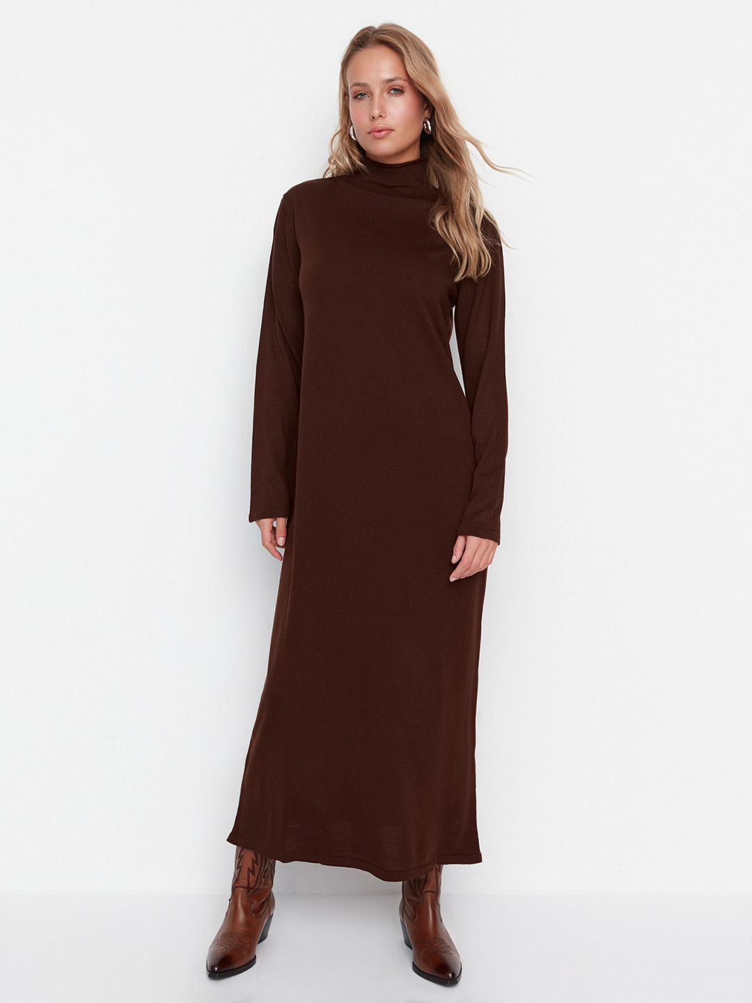 TRENDYOL Damen Maxikleid - Gerade Schnitt Mit Langen Ärmeln In Übergröße