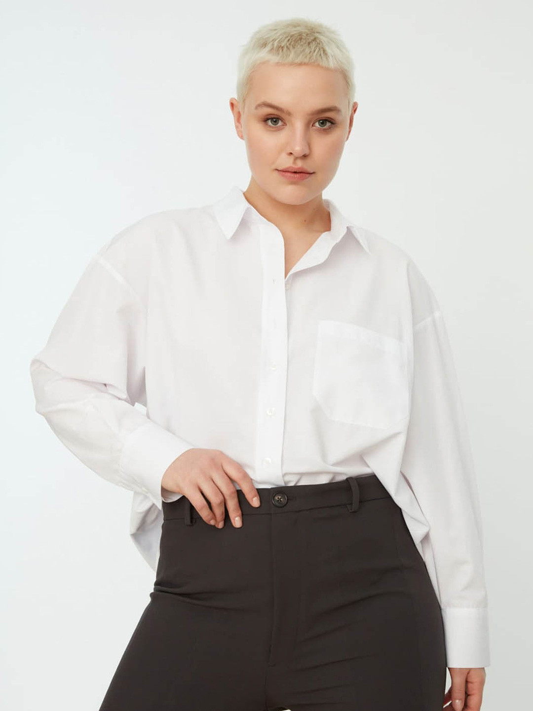 Spread Collar Regular Fit Casual Buttoned Top