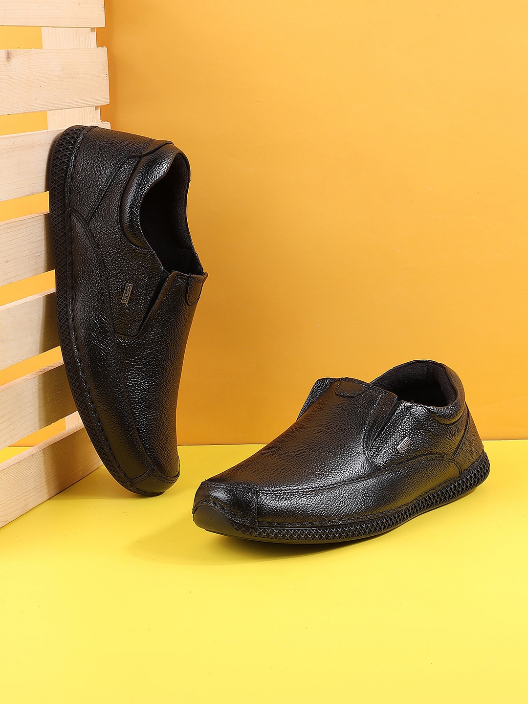 Buy Metro Men Textured Leather Formal Slip On Shoes Formal Shoes For Men 25275552 Myntra 1721