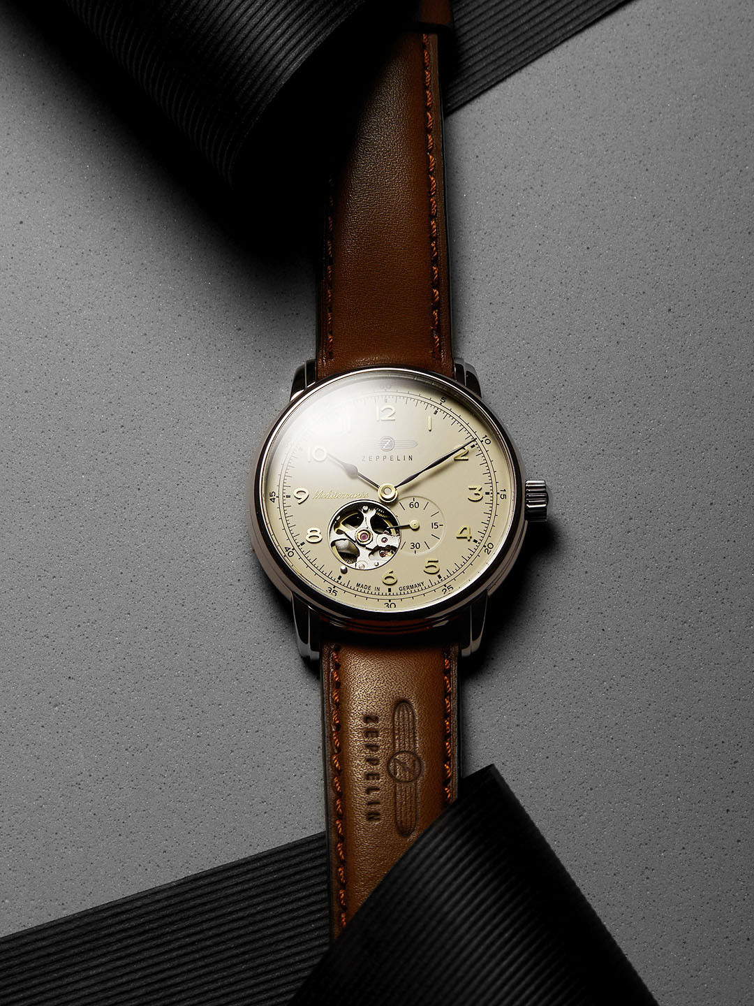 Buy ZEPPELIN Men Textured Dial & Leather Straps Analogue Automatic ...