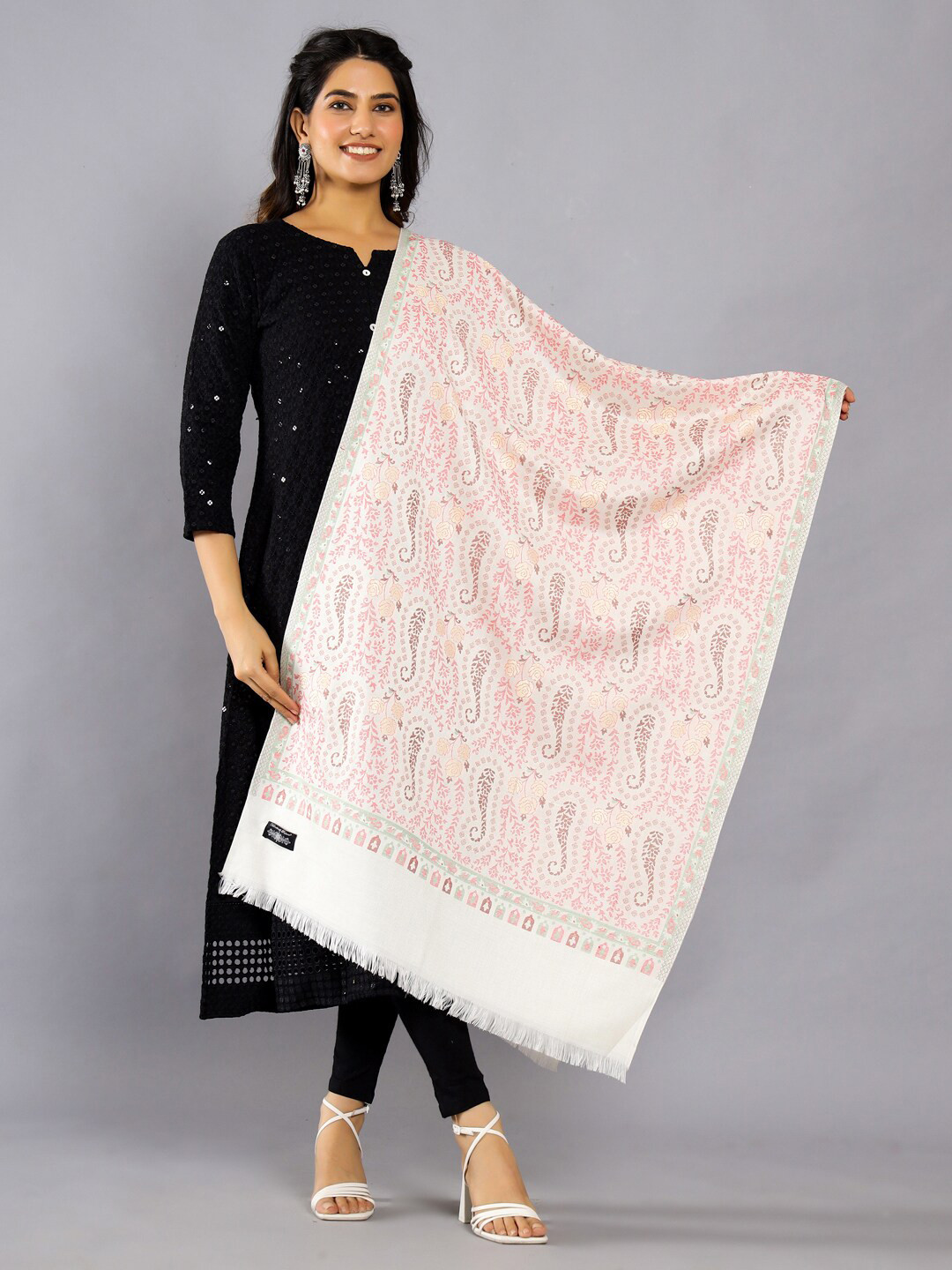 wool and shawl palace