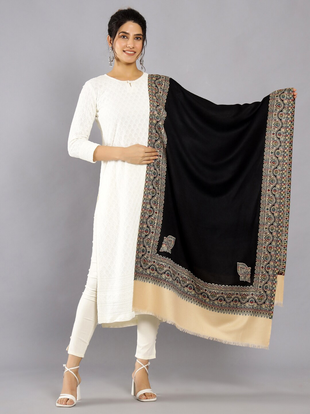 wool and shawl palace