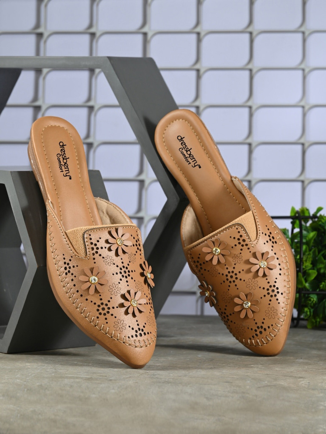 The Piesta Beige Womenâ€™s Dress Mule Flats Tresmode