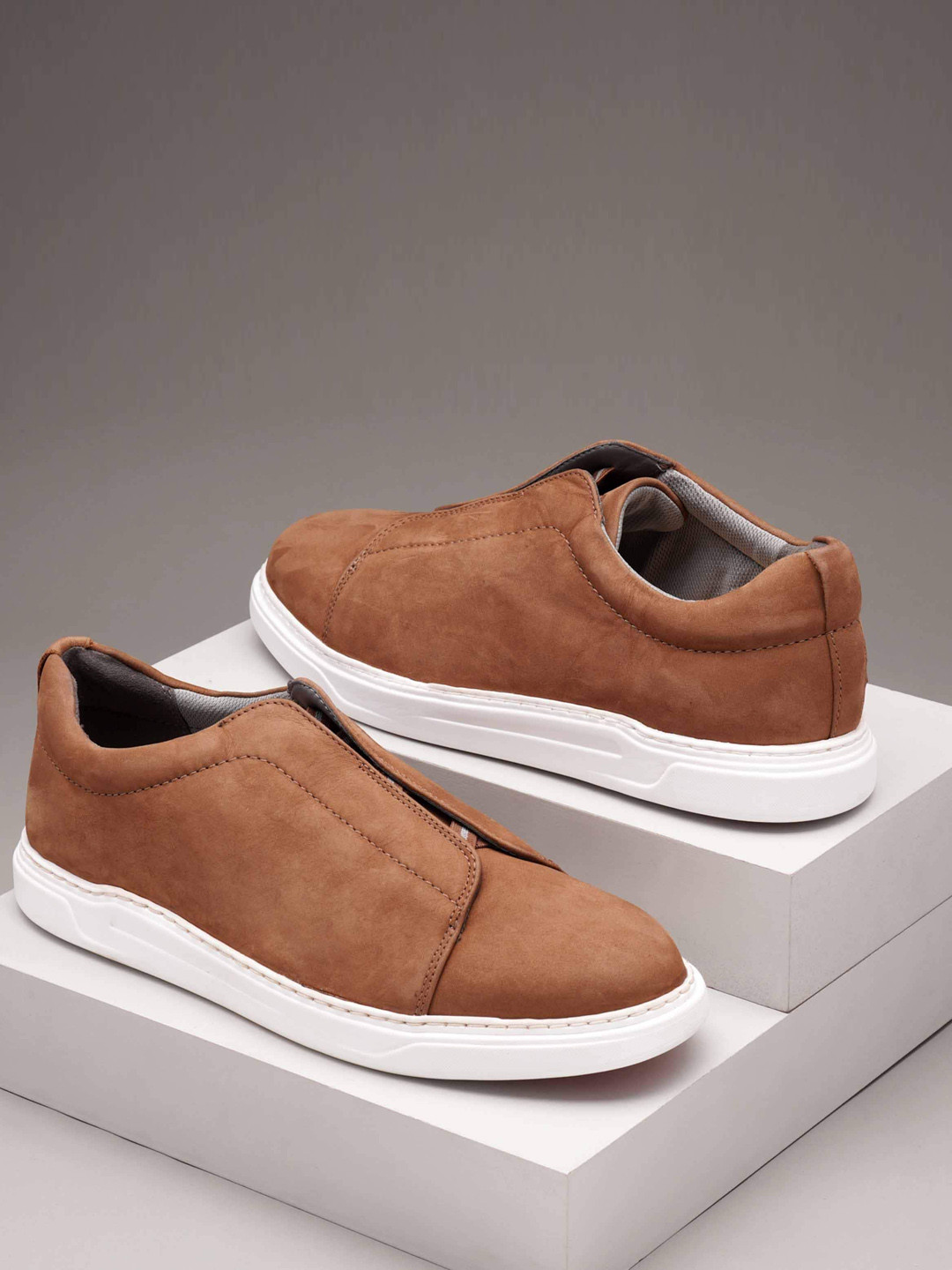 ruosh white sneakers