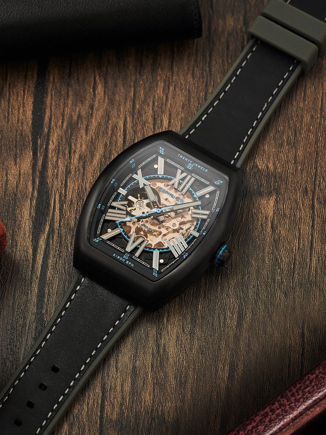 Buy EARNSHAW Men Leather Bracelet Style Straps Analogue Automatic ...