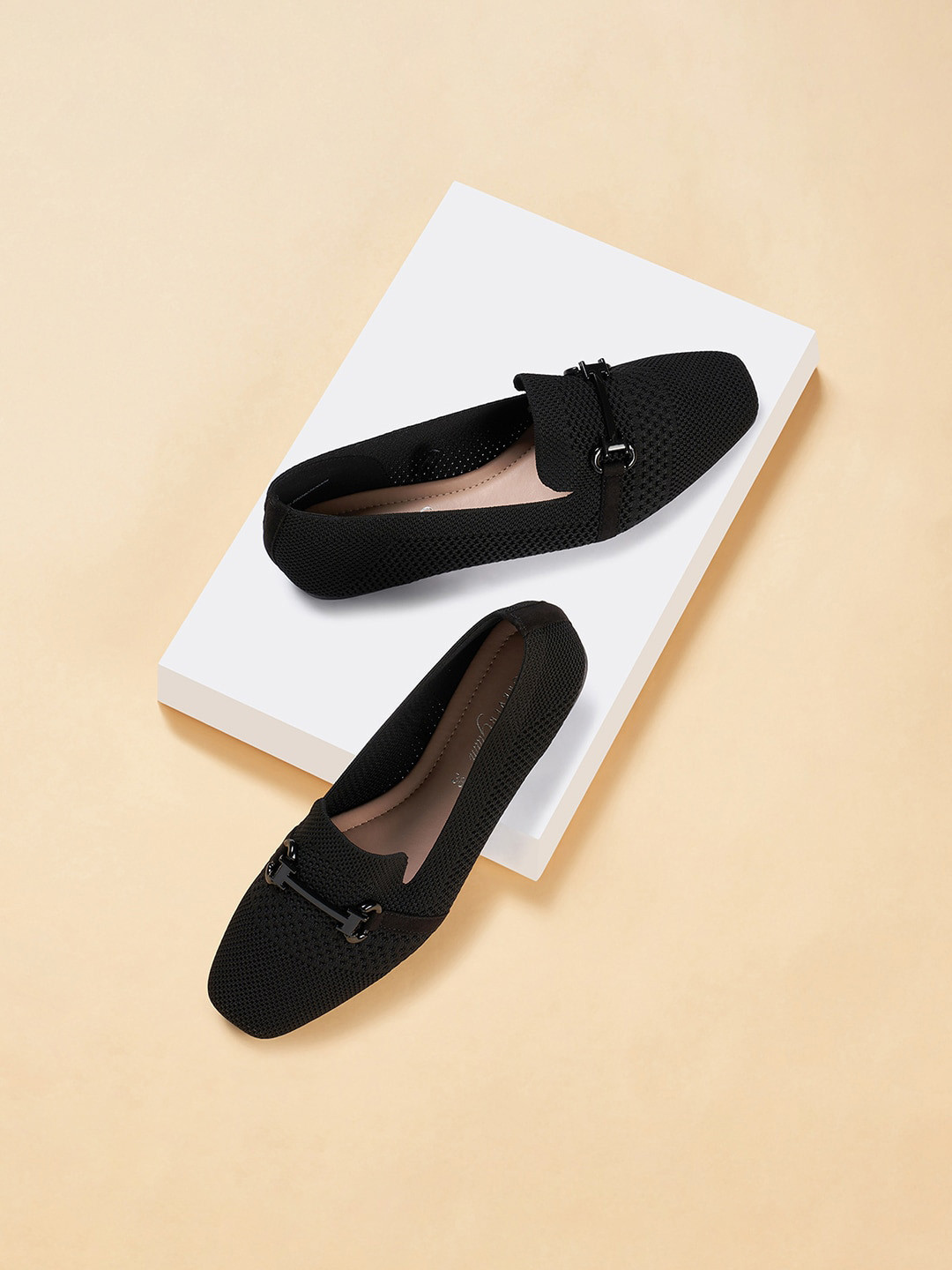 pantaloons shoes for women