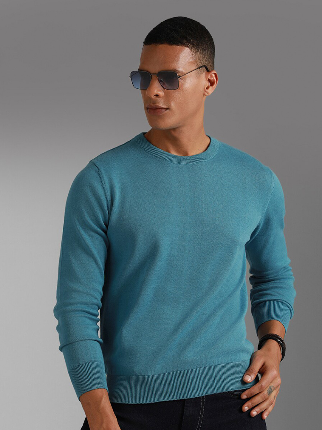 Star Round Neck Long Sleeve Sweater