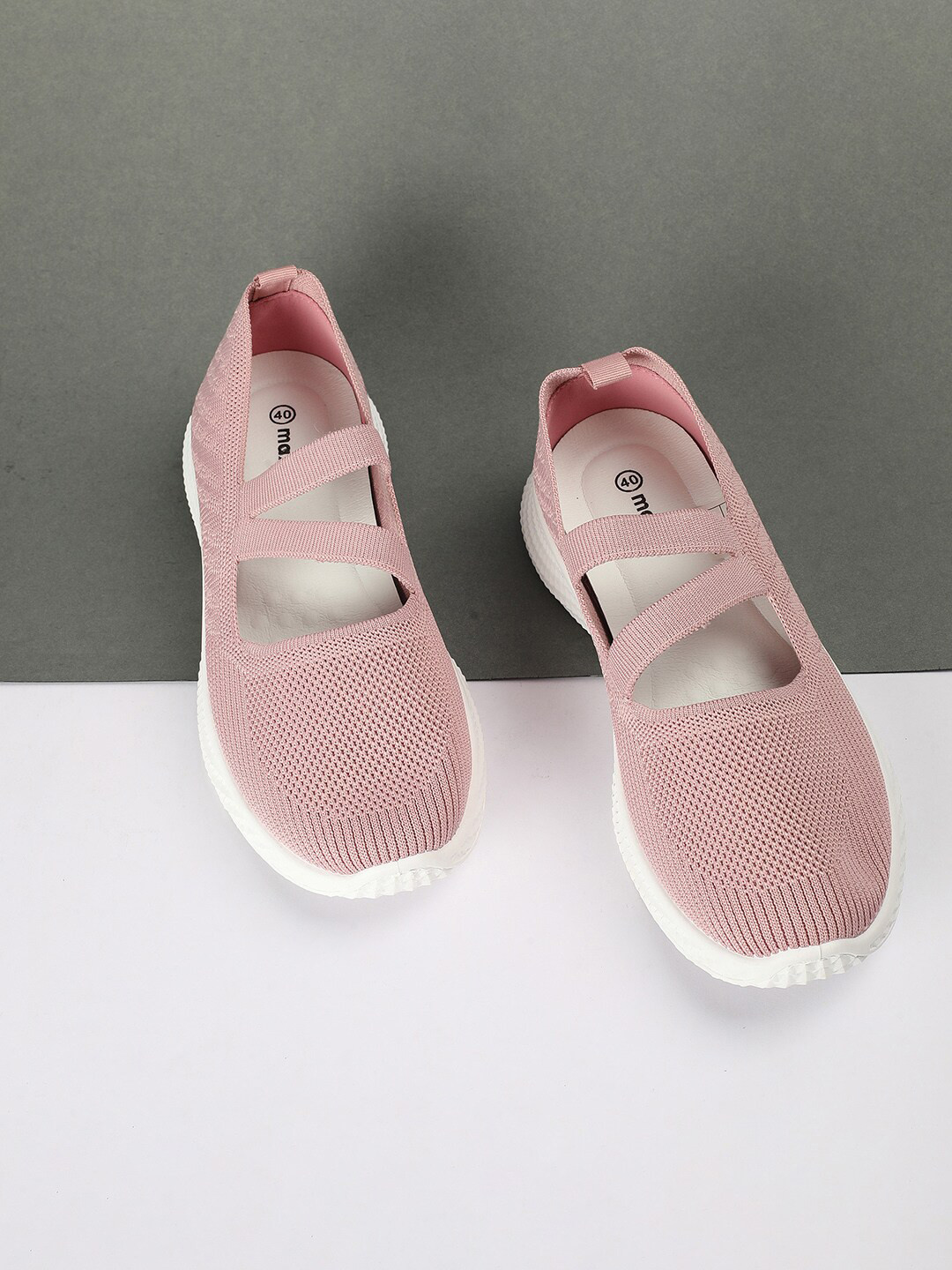 knit walking shoes