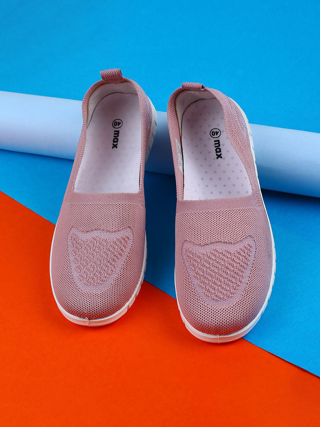 knit walking shoes