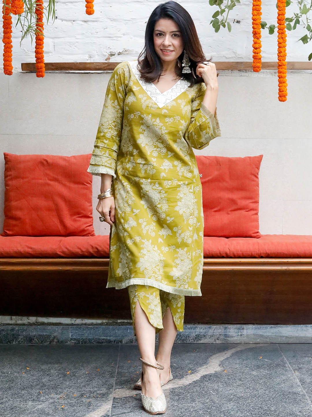 Women Liva (Rayon) Red Stripe Print Kurta With Harem Pant main image 1