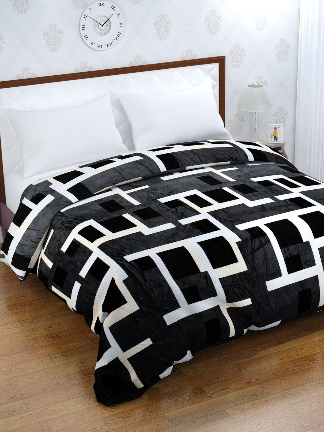 Buy Florida Grey & White Geometric Printed Mink Mild Winter 500 GSM